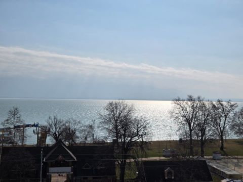 Eladó Lakás 8226 Alsóörs Balatontól 100méterre, újépítésű lakás, nagy  terasszal !