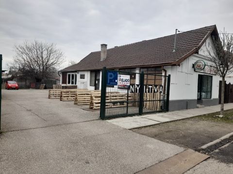 Eladó Üzlethelyiség 5900 Orosháza 