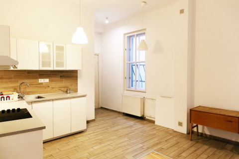 Kiadó Lakás 1082 Budapest 8. kerület Corvin mozi közelében