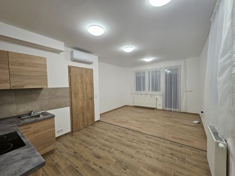 Eladó Lakás 6000 Kecskemét Új építésű 29-78nm-es lakások, liftes társasházban.