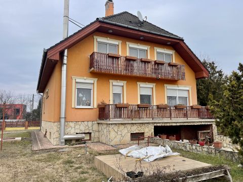 Eladó Ház 2351 Alsónémedi , 5 fő út mellett