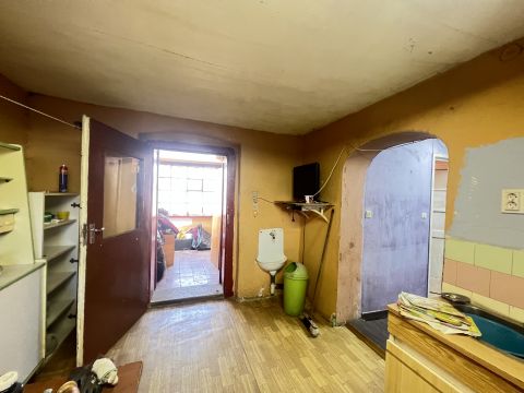 Eladó Ház 8431 Bakonyszentlászló Felújítandó, tégla ház a Bakonyban eladó