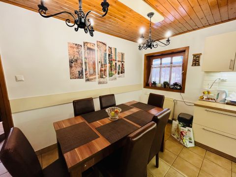Eladó Ház 2721 Pilis , Lovasbirtok, lakóházzal, 6131 nm-es területtel!