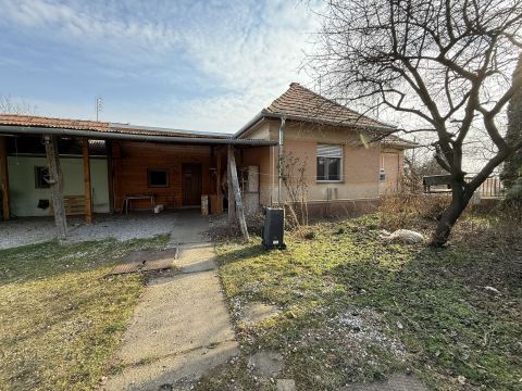 Eladó Ház 6041 Kerekegyháza NAPPALI + 3 SZOBÁS CSALÁDI HÁZ ELADÓ