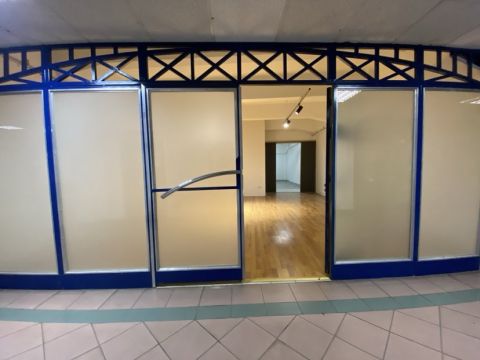 Kiadó Üzlethelyiség 1113 Budapest 11. kerület Daróczi út