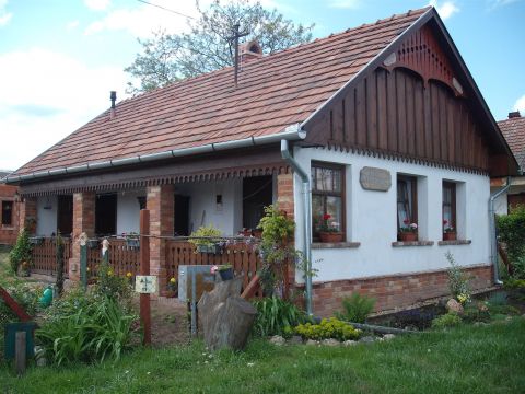 Eladó Ház 4244 Újfehértó , Újfehértó csendes részén szerkezetkész ház eladó!