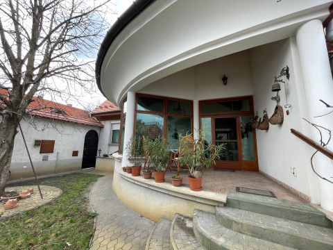 Eladó Ház 6000 Kecskemét , Kiváló minőségben megépített CSALÁDI HÁZ a belvárosban