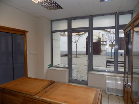 Eladó Üzlethelyiség 4025 Debrecen 