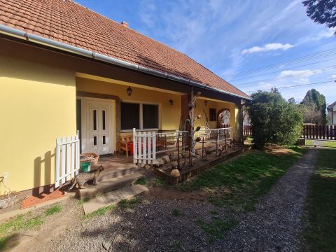Eladó Ház 8613 Balatonendréd új élet, új otthon ebben a tökéletes családi házban