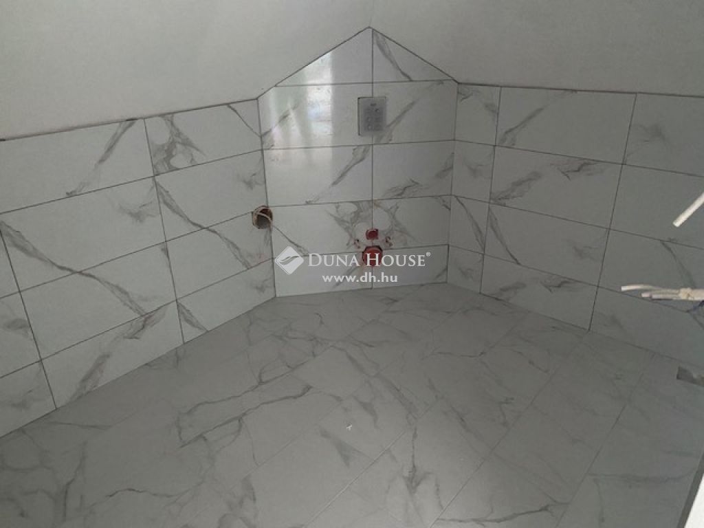 9444 Fertőszentmiklós , Kiemelkedő környezetben, felújított állapotban eladó lakás — 1/7