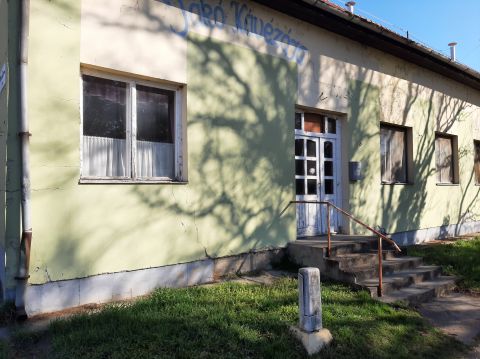 Kiadó Üzlethelyiség 5121 Jászjákóhalma , Jászjákóhalma Fő út Posta