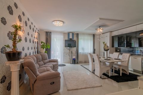 Eladó Lakás 8372 Cserszegtomaj , Cserszegtomaj panorámás, családias részén