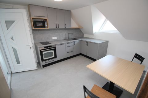 Kiadó Lakás 6044 Kecskemét , TELJESEN BÚTOROZOTT ÚJ LAKÁS!