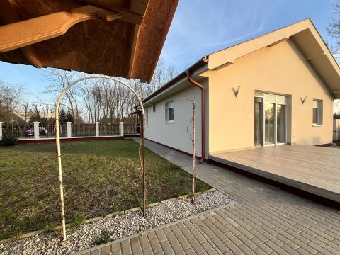 Eladó Ház 6044 Kecskemét , 2 lakóház külön-külön bejárattal, zsákutcában!