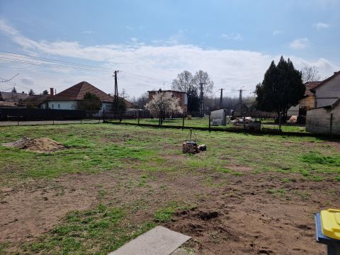 Eladó Telek 2200 Monor Monor újtelepi részén eladó 493 m2-es belterületi telek