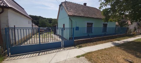 Eladó Ház 2859 Vérteskethely 