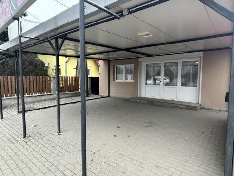 Eladó Üzlethelyiség 2200 Monor Monor 