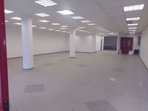 Kiadó Üzlethelyiség 1032 Budapest 3. kerület 