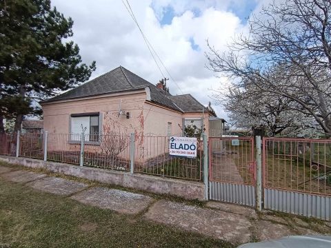 Eladó Ház 2885 Bakonybánk 