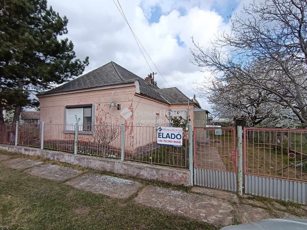 2885 Bakonybánk — 1/17