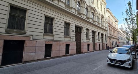 Eladó Lakás 1054 Budapest 5. kerület 