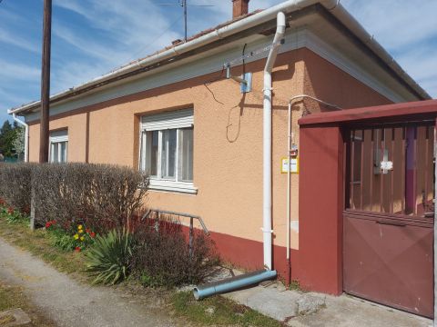 Eladó Ház 6070 Izsák 