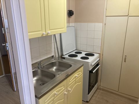 Kiadó Lakás 6000 Kecskemét , Széchenyivárosban 1 szobás lakás KIADÓ