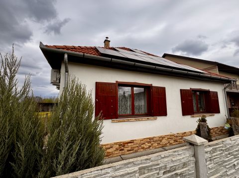 Eladó Ház 2243 Kóka , 4  szobás családi otthon