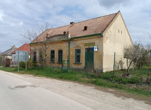 Eladó Ház 9124 Gyömöre , központ