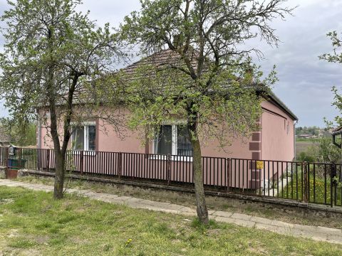 Eladó Ház 7228 Döbrököz , Gyönyörű panorámával