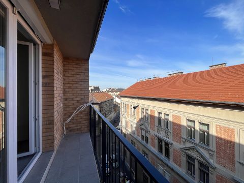 Eladó Lakás 1086 Budapest 8. kerület , Egyetemek szomszédságában duplaerkélyes újépítésű A504