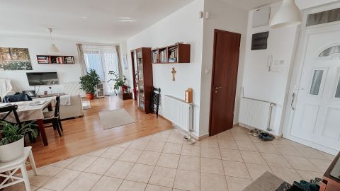 Eladó Lakás 2000 Szentendre 