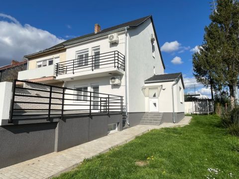 Eladó Ház 7761 Kozármisleny , Kozármislenyi felújított ikerház üzlethelyiséggel