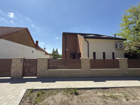 Kiadó Ház 2800 Tatabánya 