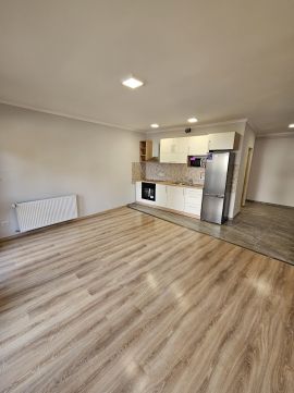 Eladó Lakás 7624 Pécs , Egyetemváros, Hungária u. újszerű első emeleti lakás eladó!