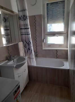 Kiadó Lakás 6000 Kecskemét Kiadó lakás a Széchenyivárosban