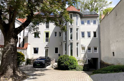 Eladó Irodaépület 7623 Pécs , Belvárosi irodaház