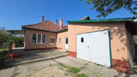 Eladó Ház 2344 Dömsöd 2344 Dömsöd, Központhoz közel