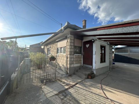 Eladó Ház 2730 Albertirsa Albertirsa csendes, rendezett utcájában