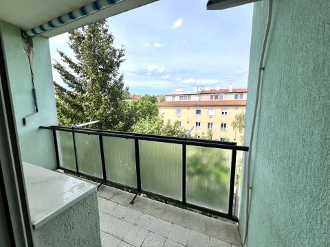 Eladó Lakás 8200 Veszprém , Egyetem utca