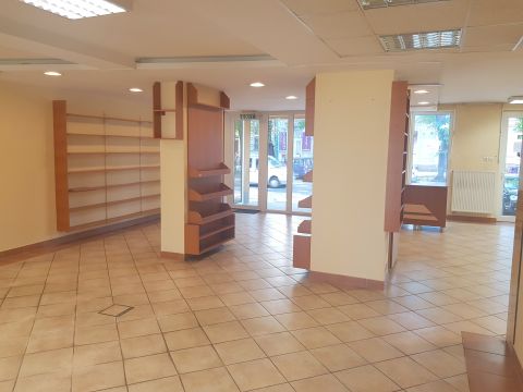 Kiadó Üzlethelyiség 4400 Nyíregyháza , Belváros