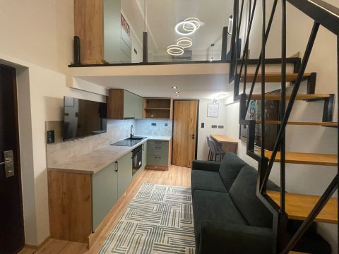 Eladó Lakás 1067 Budapest 6. kerület Eiffel térnél frissen felújtott lakás