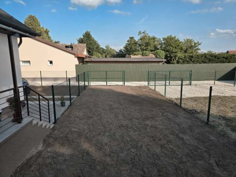 Eladó Lakás 2220 Vecsés Vecsésen eladó egy teljesen felújitott földszinti 85m2 lakás