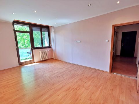 Eladó Lakás 2800 Tatabánya 
