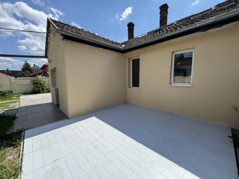 Eladó Ház 1202 Budapest 20. kerület Akár befektetésnek, vagy cégközpontnak is kitűnő megoldás !