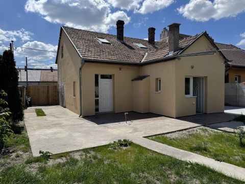 Eladó Ház 1202 Budapest 20. kerület , Akár befektetésnek, vagy cégközpontnak is kitűnő megoldás !