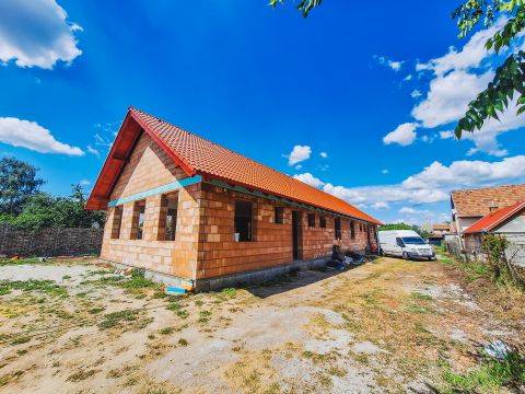 Eladó Ház 2200 Monor Monoron újépítésű otthonok magas műszaki tartalommal saját kertrésszel