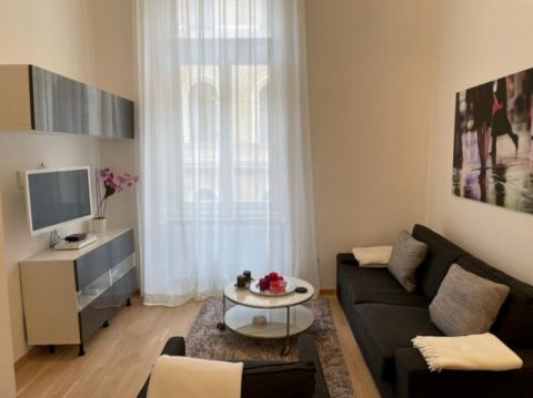 Kiadó Lakás 1054 Budapest 5. kerület , Duplex lakás a Parlamentnél luxus kivitelben