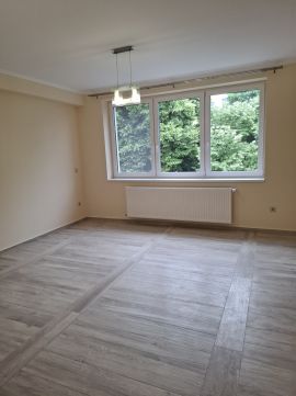 Kiadó Lakás 7100 Szekszárd 