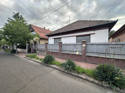 Eladó Ház 1046 Budapest 4. kerület 